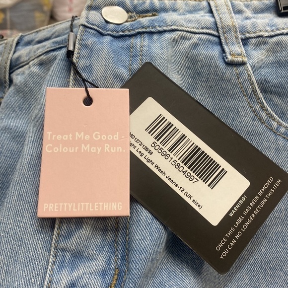 PrettyLittleThings SZ 8 High Rise Straight Leg LightWash Raw Edge Jeans Pant NEW - Picture 11 of 12